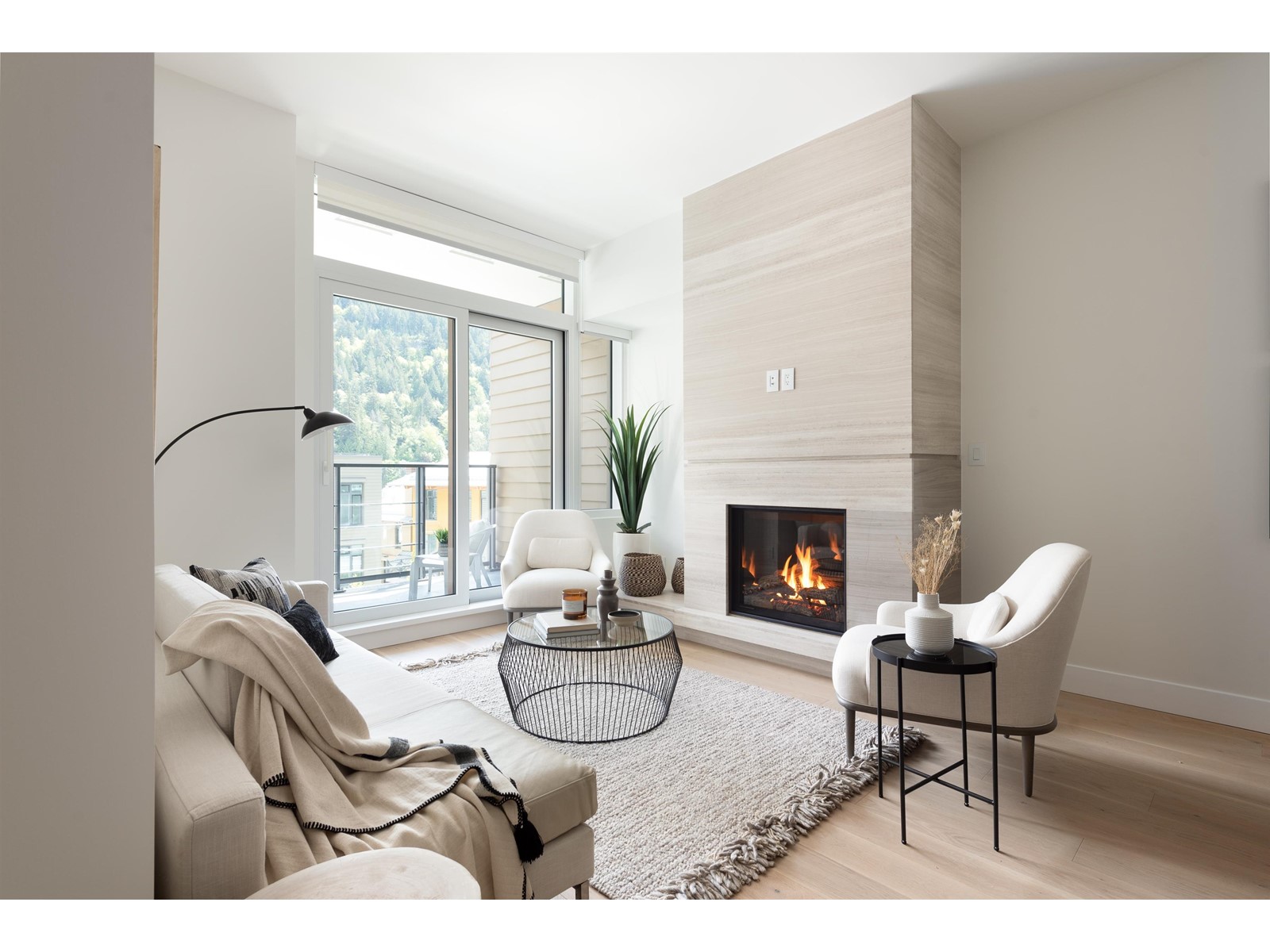 305-6687 Nelson Avenue, West Vancouver, BC, V7W 2B2