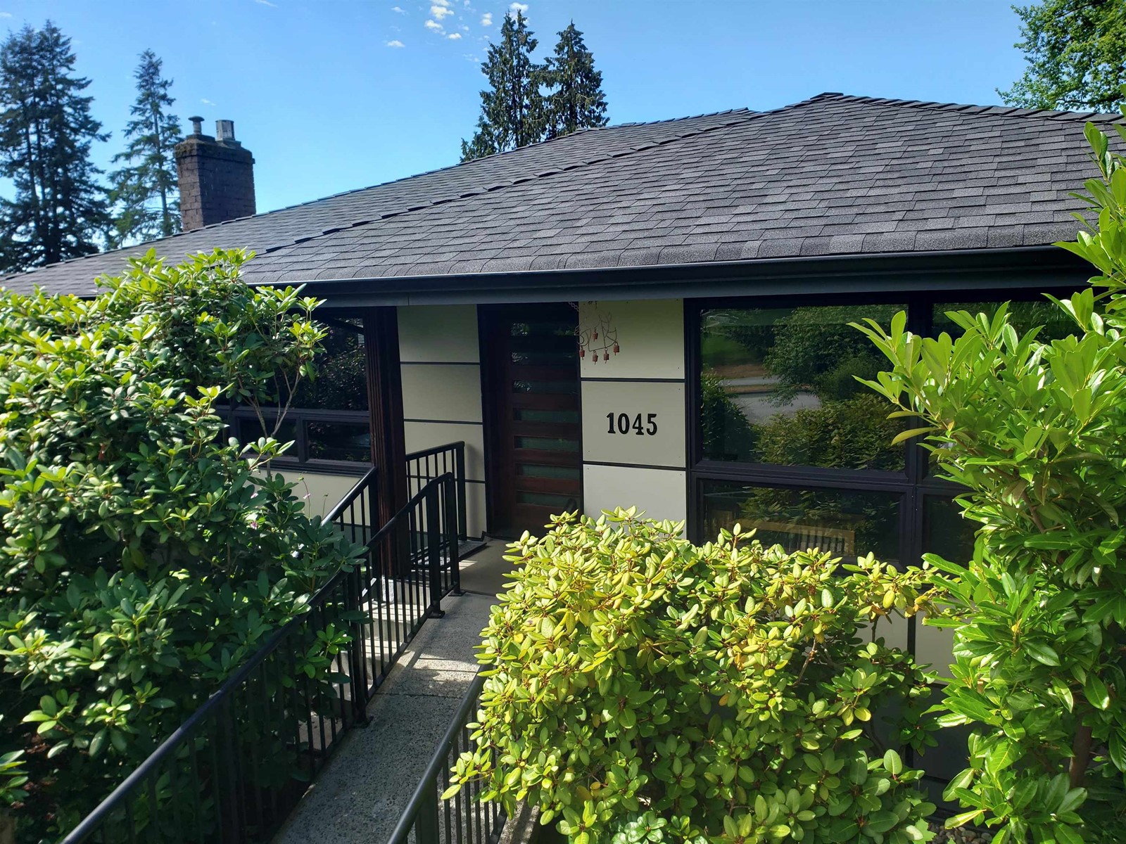 1045 West Grand Boulevard, North Vancouver, BC, V7L 3X1