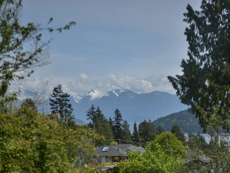 638/640 Wyngaert Road, Gibsons, BC, V0N 1V9
