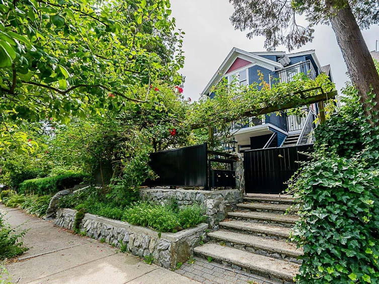 242 East 15th Avenue, Vancouver, BC, V5T 2P9
