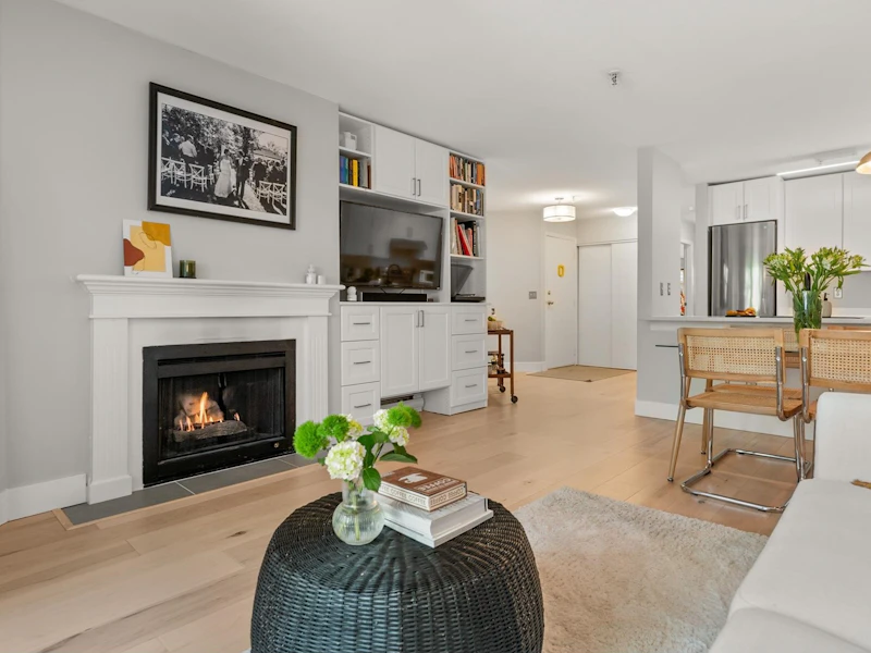 108 - 2020 W 8th Avenue, Vancouver BC V6J 1W5