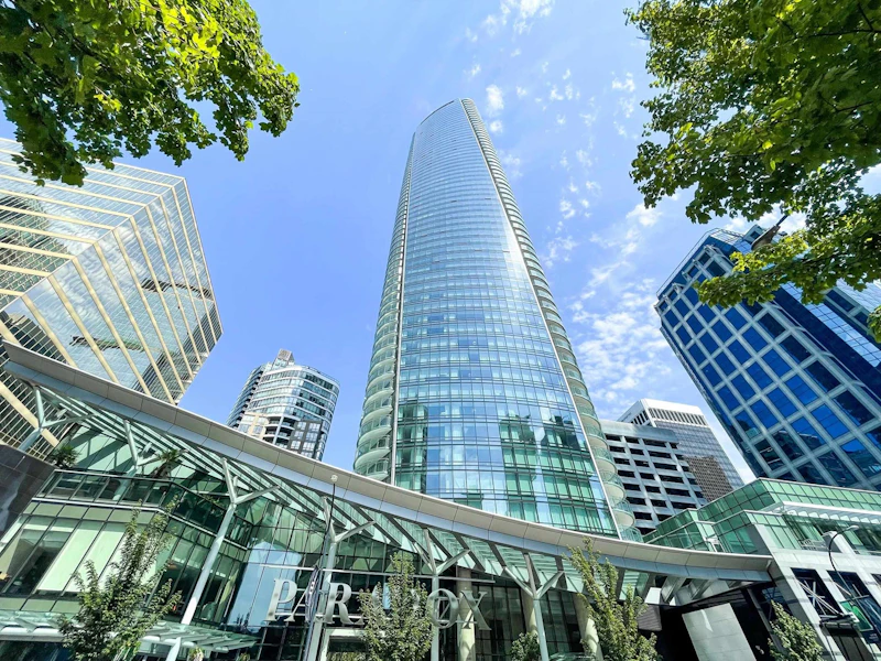 4105 - 1151 W Georgia Street, Vancouver BC V6E 3G4