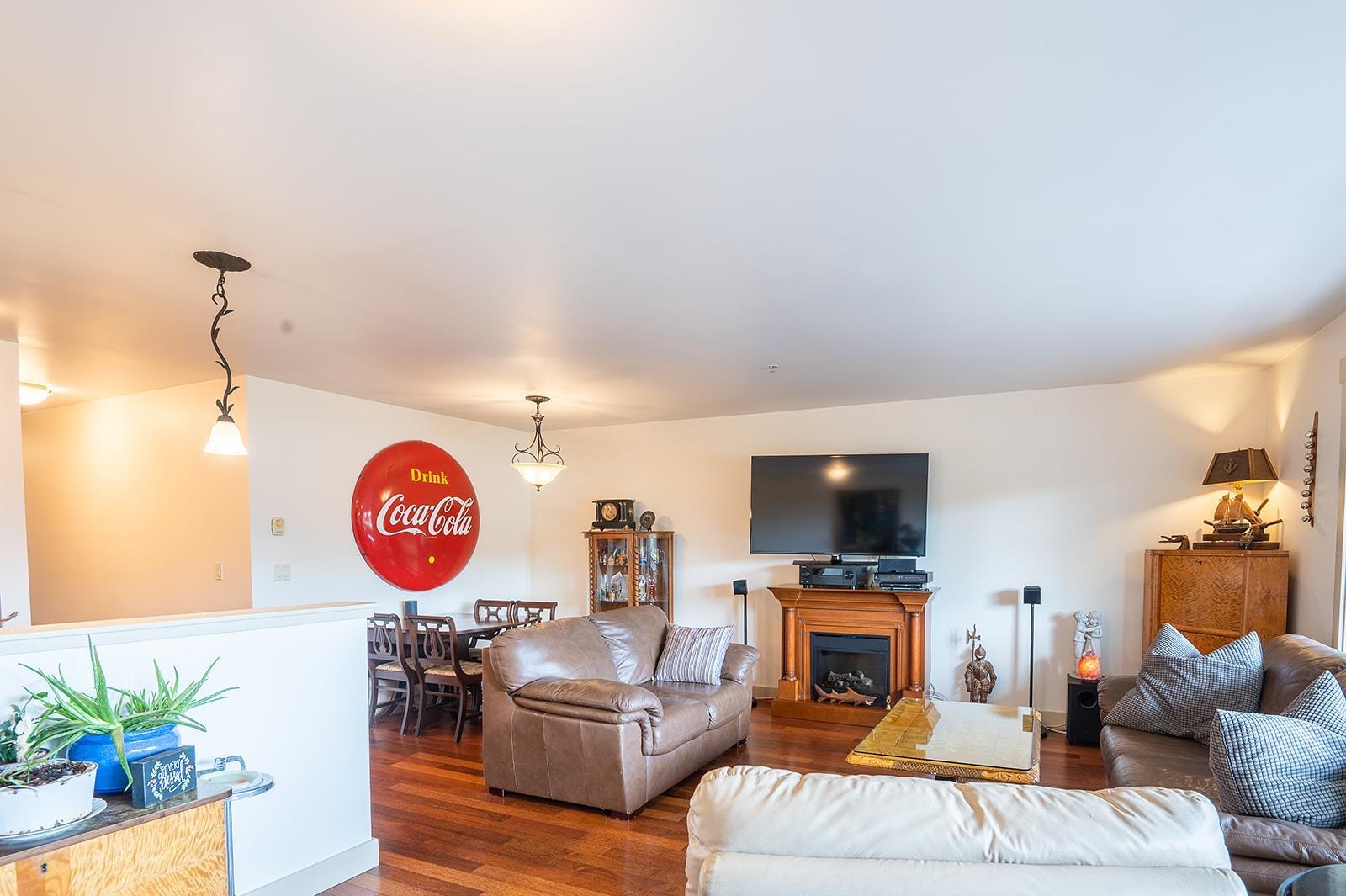 105-414 Gower Point Road, Gibsons, BC, V0N 1V5