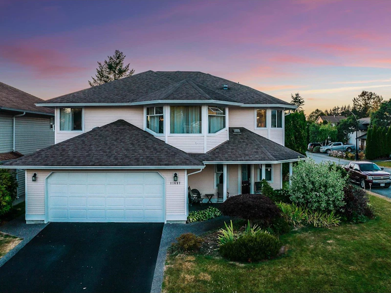 11697 Glenhurst Street, Maple Ridge BC V2X 2K6