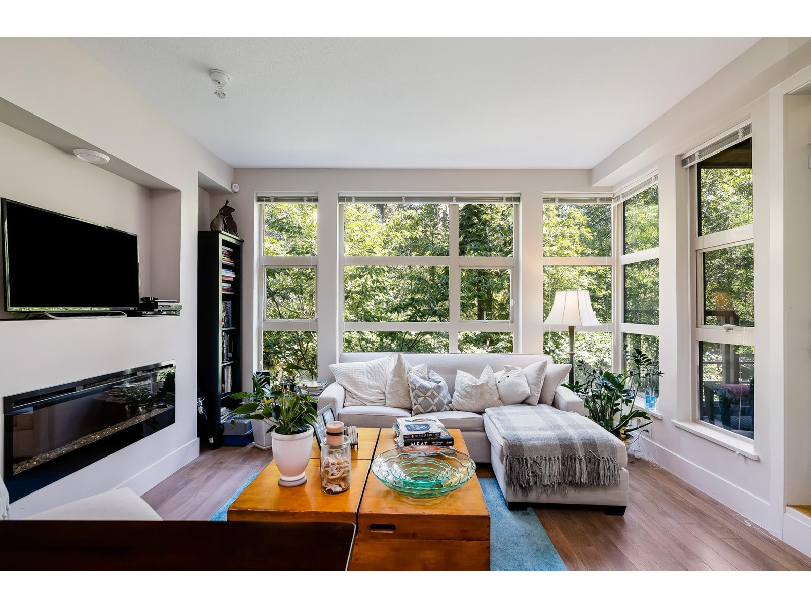 220-3606 Aldercrest Drive, North Vancouver, BC, V7G 0A3