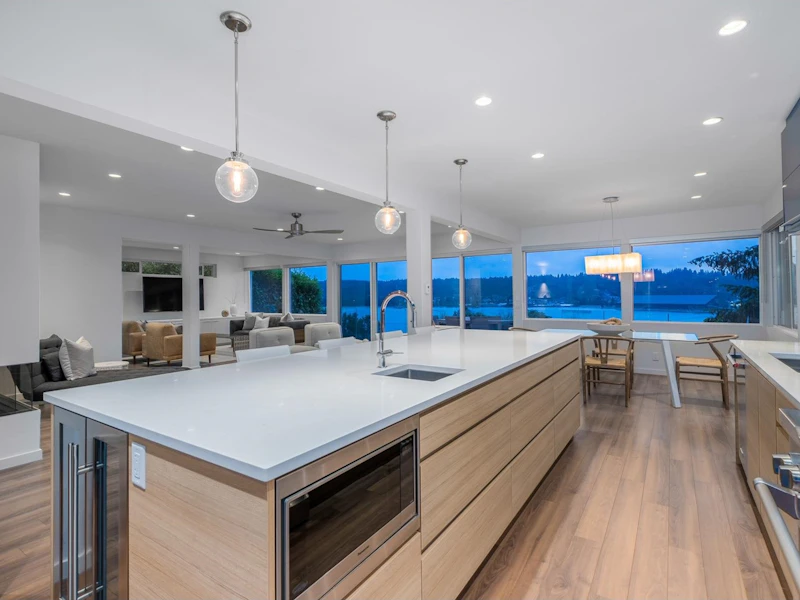 924 Barber Street, Port Moody BC V3H 3R3