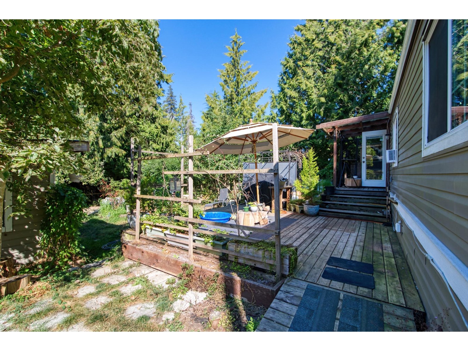 7979-7979-81 Northwood Road, Halfmoon Bay, BC, V7Z 1C8