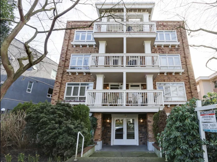 201-2036 York Street, Vancouver, BC, V6J 1E6