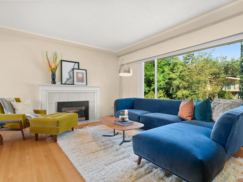 1696 W 64th Avenue, Vancouver BC V6P 2P1