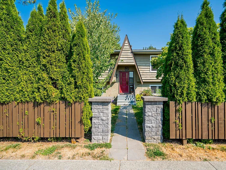 11960 Burnett Street, Maple Ridge, BC, V2X 8J2