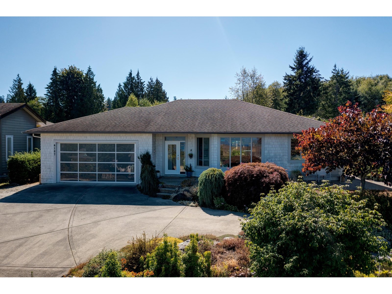 6187 Highmoor Road, Sechelt, BC, V7Z 0L1