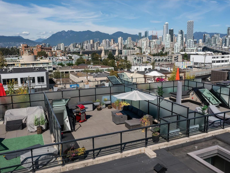 412 - 1628 W 4th Avenue, Vancouver BC V6J 1L9