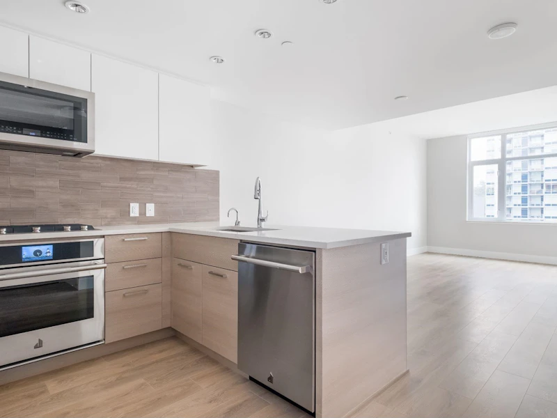 617 - 3451 Sawmill Crescent, Vancouver BC