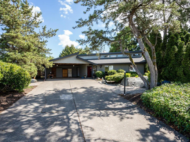 5264 Walnut Place, Delta BC V4K 3B4