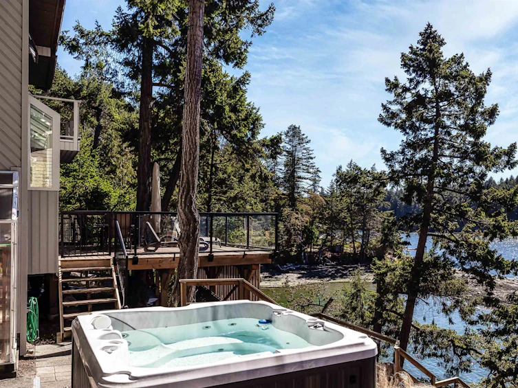 226 Spinnaker Drive, Mayne Island, BC, V0N 2J2