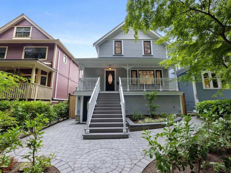 456 E 10th Avenue, Vancouver BC V5T 2A1