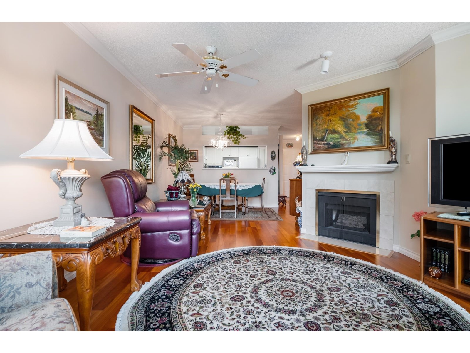 206-2800 Chesterfield Avenue, North Vancouver, BC, V7N 4M1