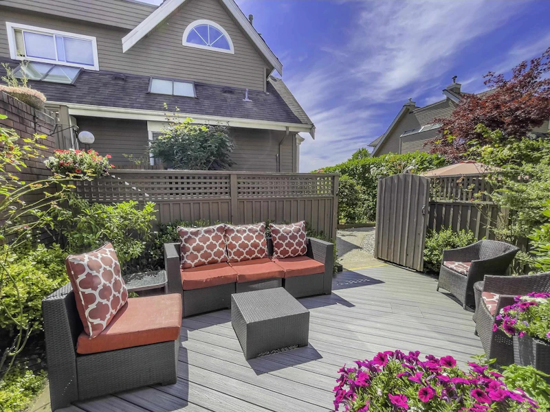 2 - 230 E Keith Road, North Vancouver BC V7L 1V5