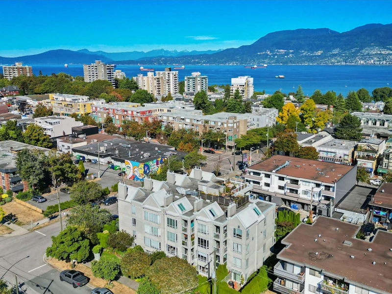 307 - 2195 W 5th Avenue, Vancouver BC V6K 1S1