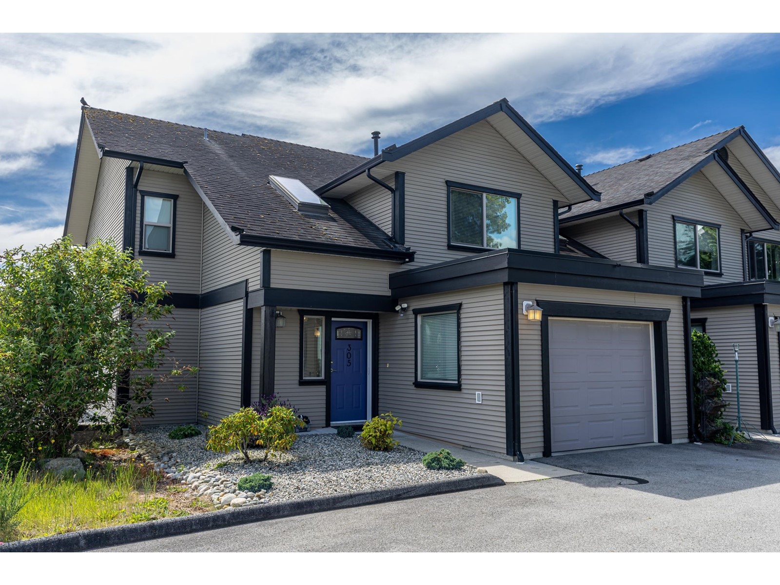 305-5711 Ebbtide Street, Sechelt, BC, V7Z 0J5