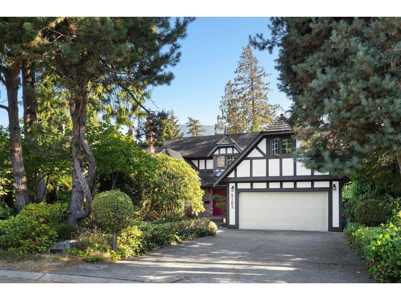 5162 Alderfeild Place, West Vancouver, BC, V7W 2W7