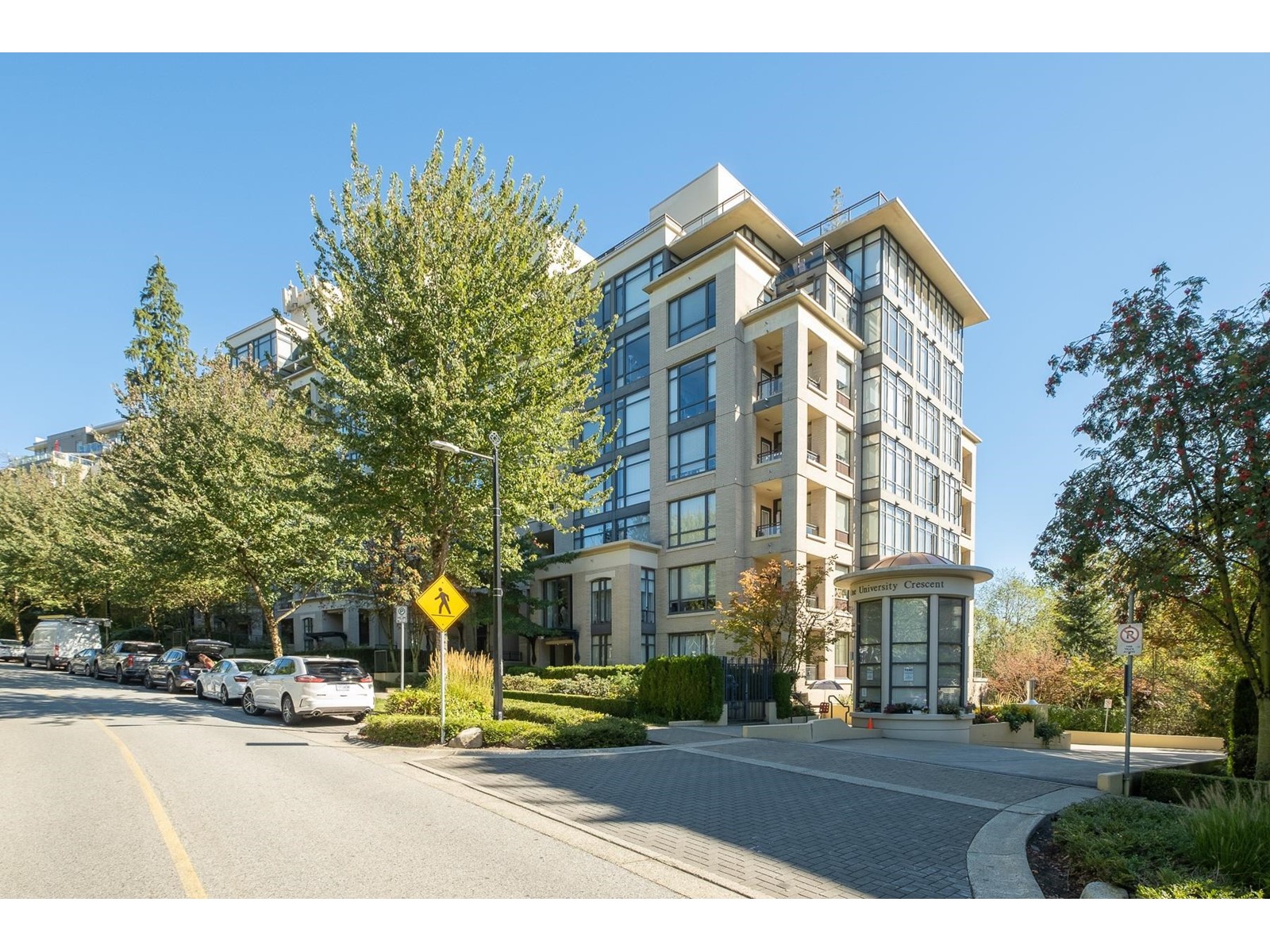 200-9330 University Crescent, Burnaby, BC, V5A 4X9
