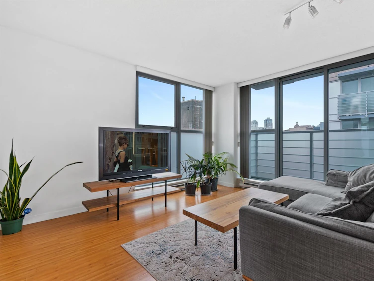 817-168 Powell Street, Vancouver, BC, V6A 0B2
