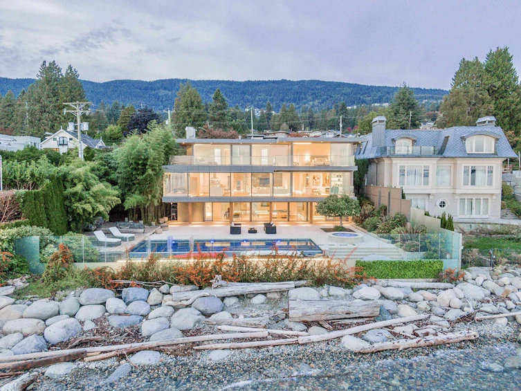 166 28th Street, West Vancouver, BC, V7V 4L5