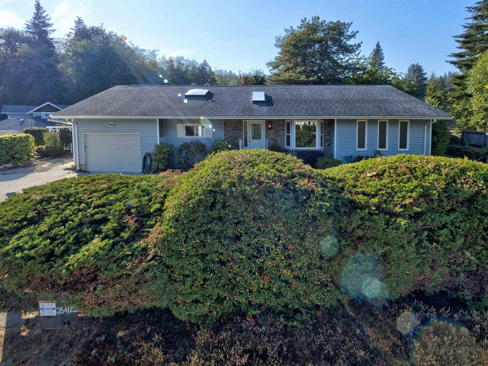 6119 South Gale Avenue, Sechelt, BC, V7Z 0P9
