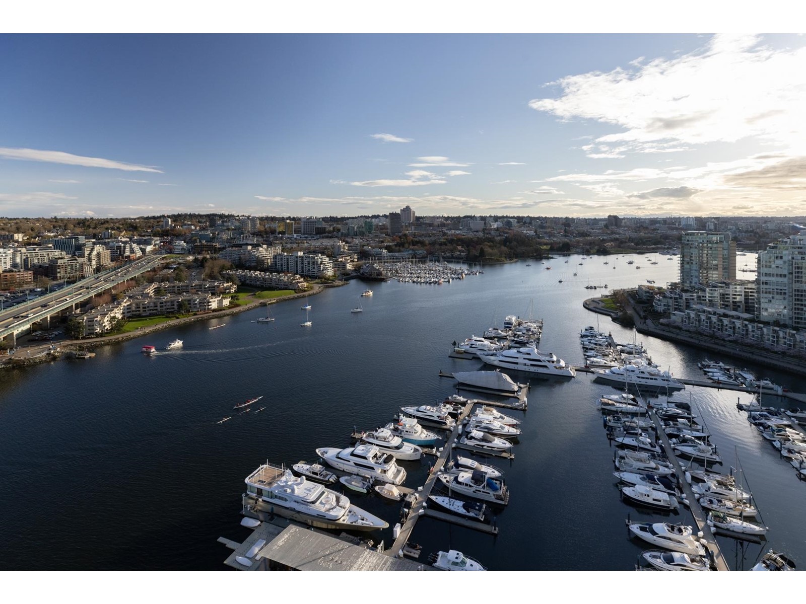 3307-1033 Marinaside Crescent, Vancouver, BC, V6Z 3A3