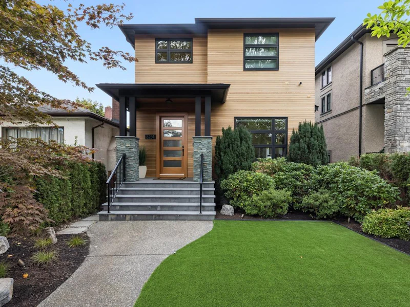 3251 W 15th Avenue, Vancouver BC V6K 3A8