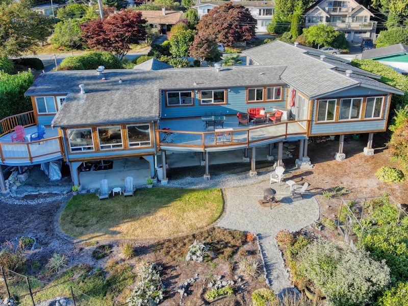 6168 Lookout Avenue, Sechelt BC
