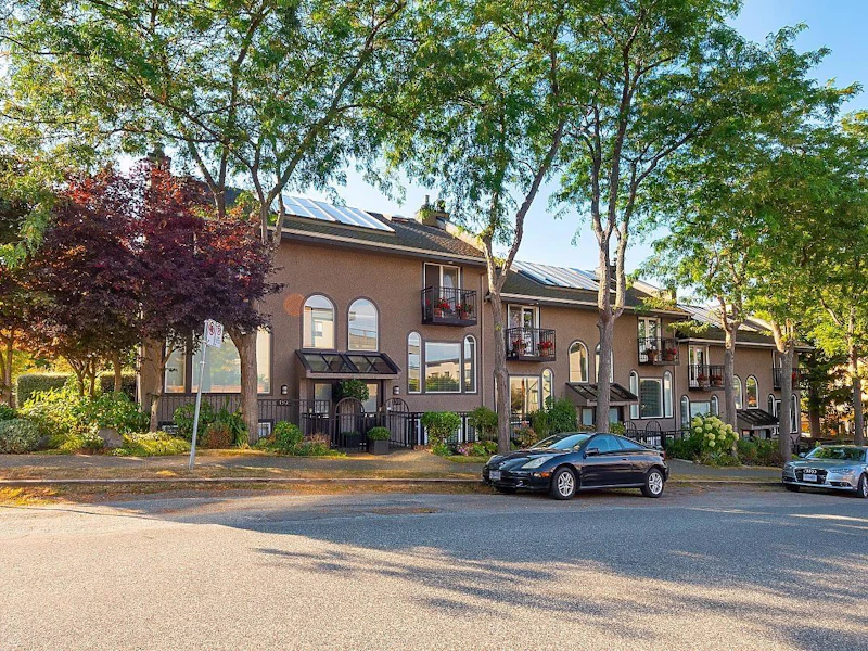 1591 Larch Street, Vancouver BC V6K 3N6