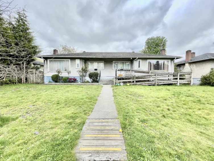 2576 South Grandview Highway, Vancouver, BC, V5M 2C8
