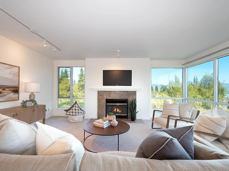 6 - 2575 Tolmie Street, Vancouver BC V6R 4M1