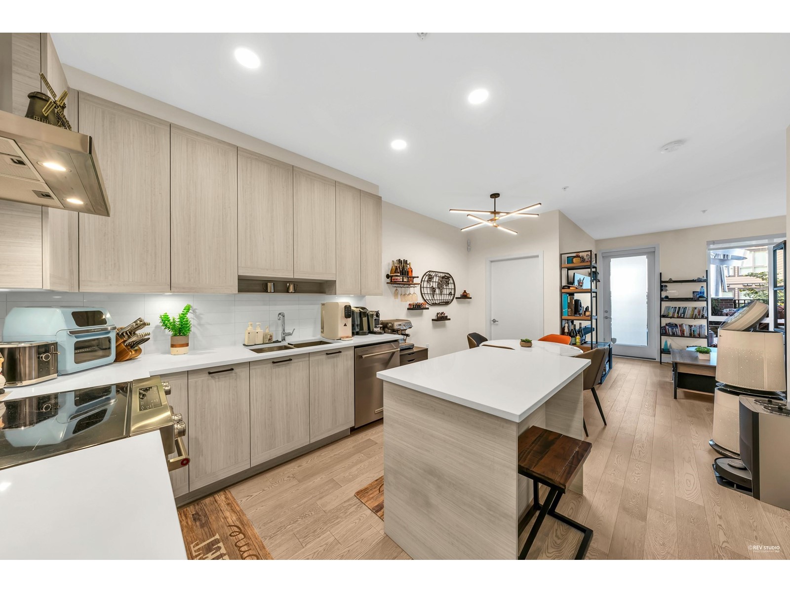 105-7133 14th Avenue, Burnaby, BC, V3N 0H5