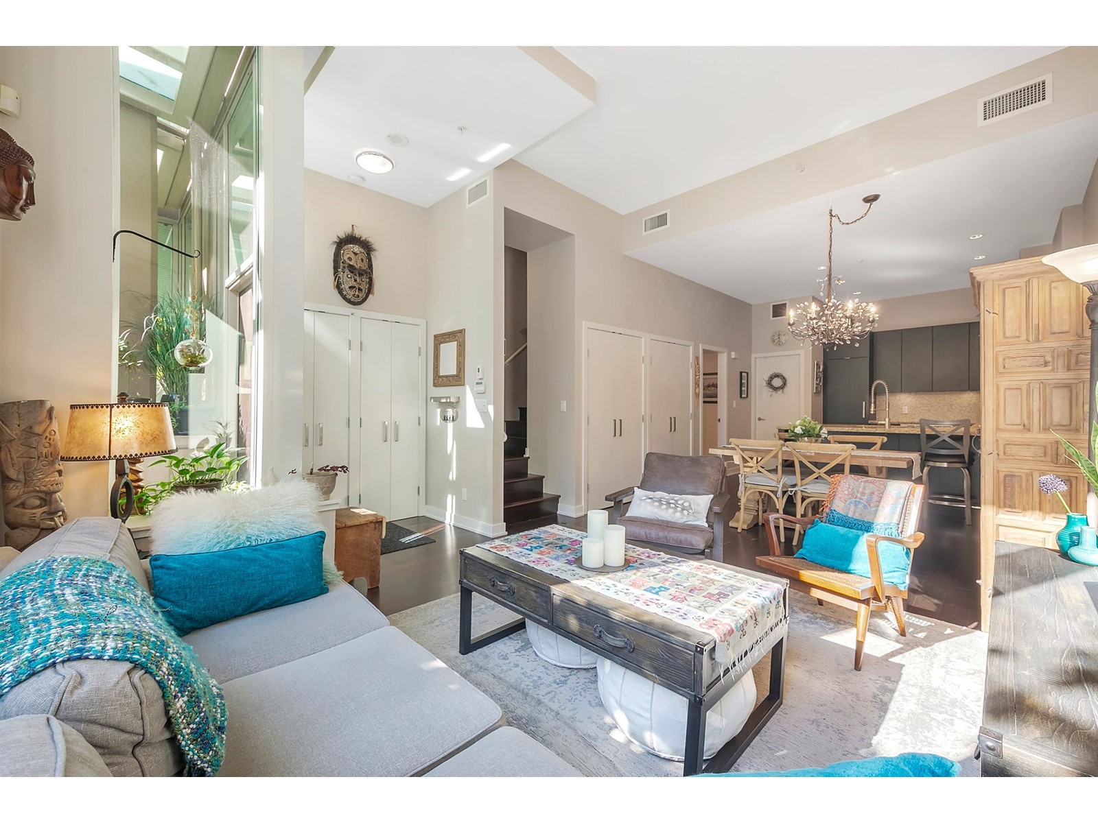 1049 Richards Street, Vancouver, BC, V6B 0C2