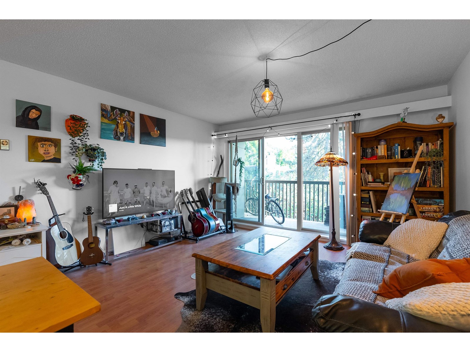 311-9847 Manchester Drive, Burnaby, BC, V3N 4P4
