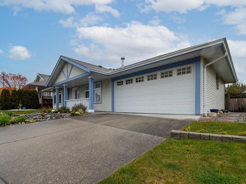 5670 Leonard Wynd, Sechelt BC