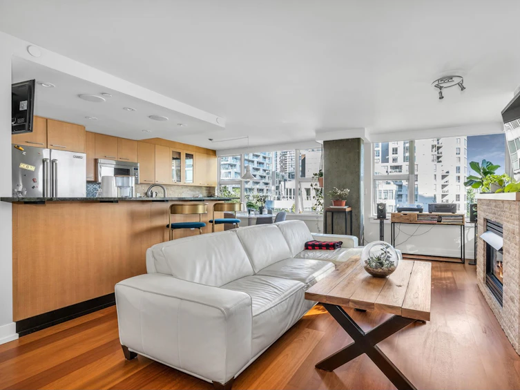 807-1500 Hornby Street, Vancouver, BC, V6Z 2R1