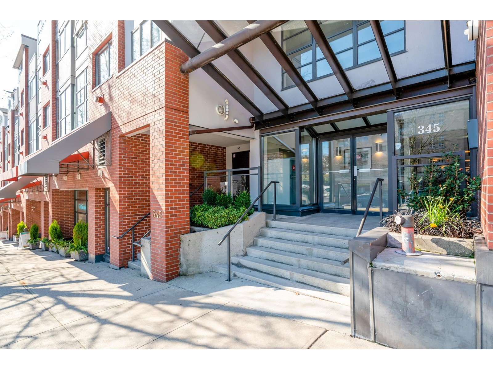 411-345 Lonsdale Avenue, North Vancouver, BC, V7M 3M9