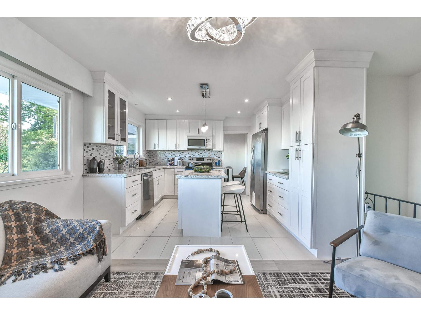1895 Rosebery Avenue, West Vancouver, BC, V7V 2Z5