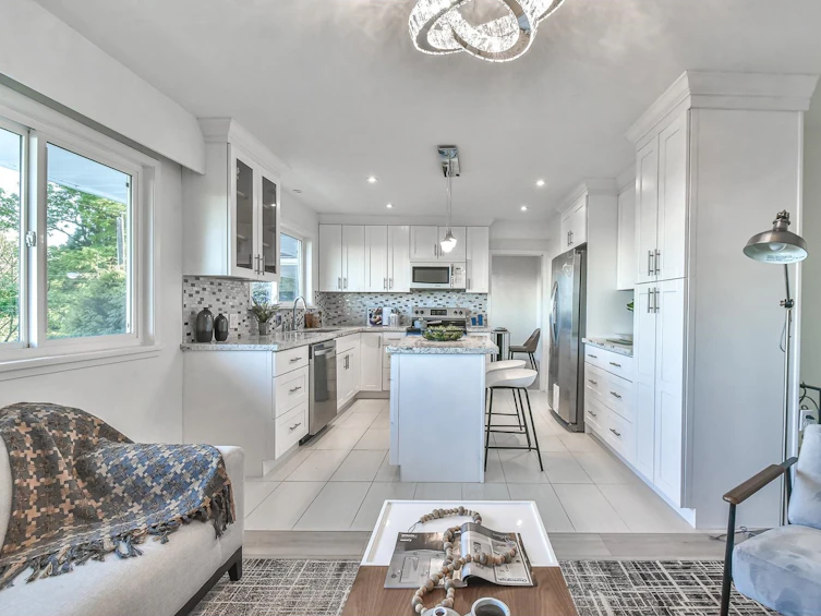 1895 Rosebery Avenue, West Vancouver, BC, V7V 2Z5