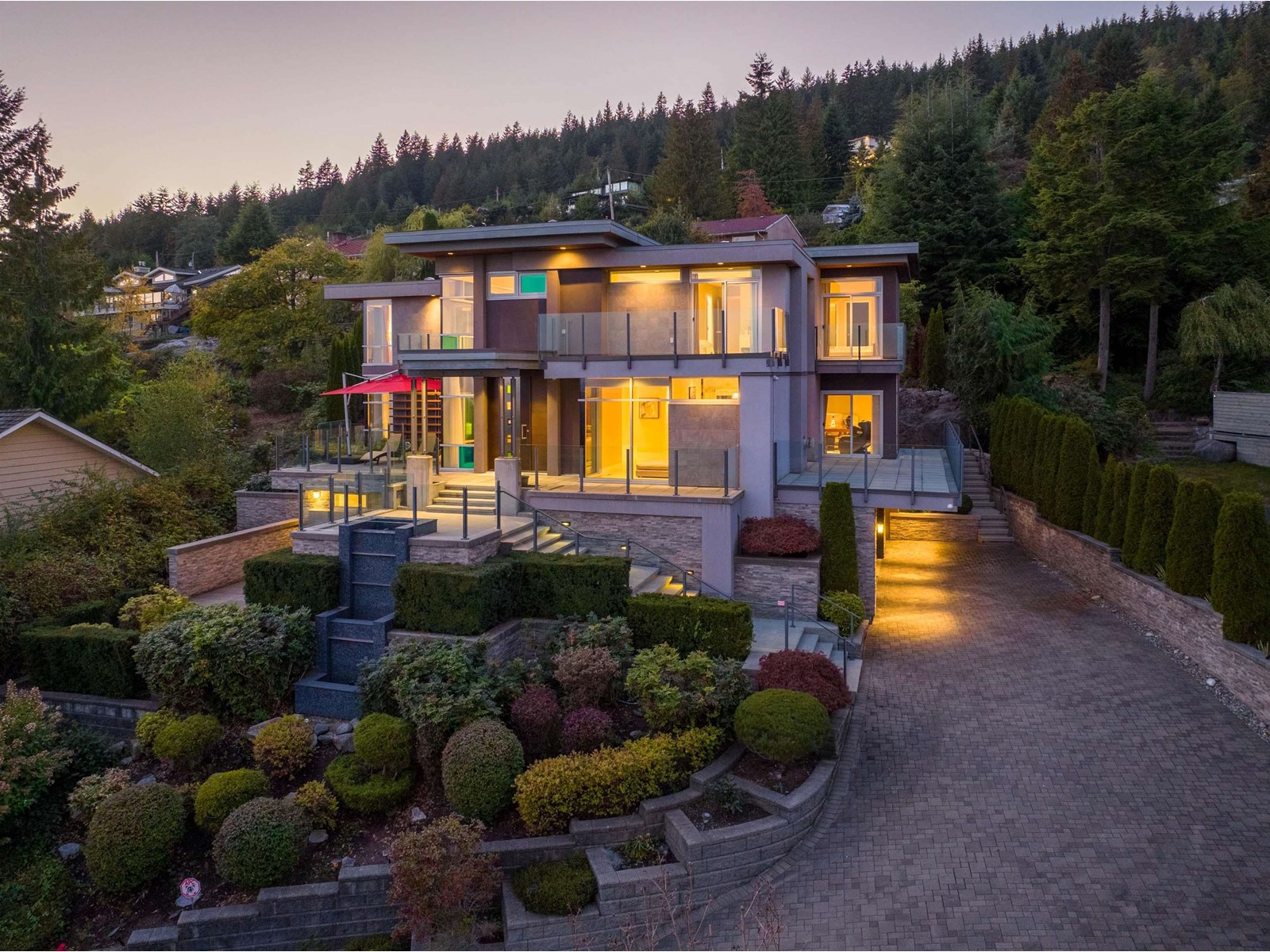 561 St. Andrews Road, West Vancouver, BC, V7S 1V3