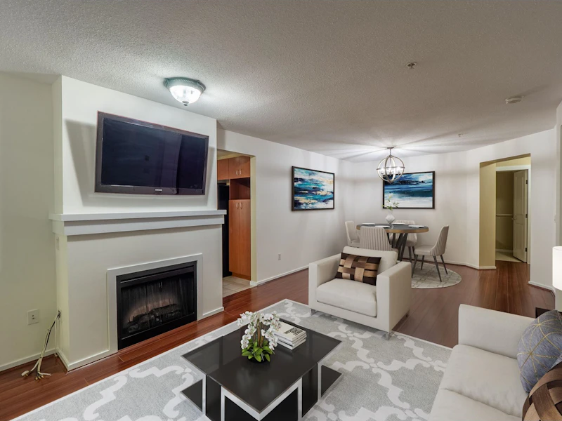 207 - 9283 Government Street, Burnaby BC V3N 0A5