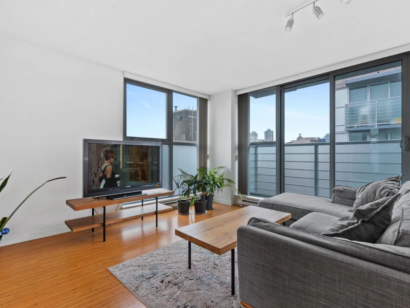 817 - 168 Powell Street, Vancouver BC V6A 0B2