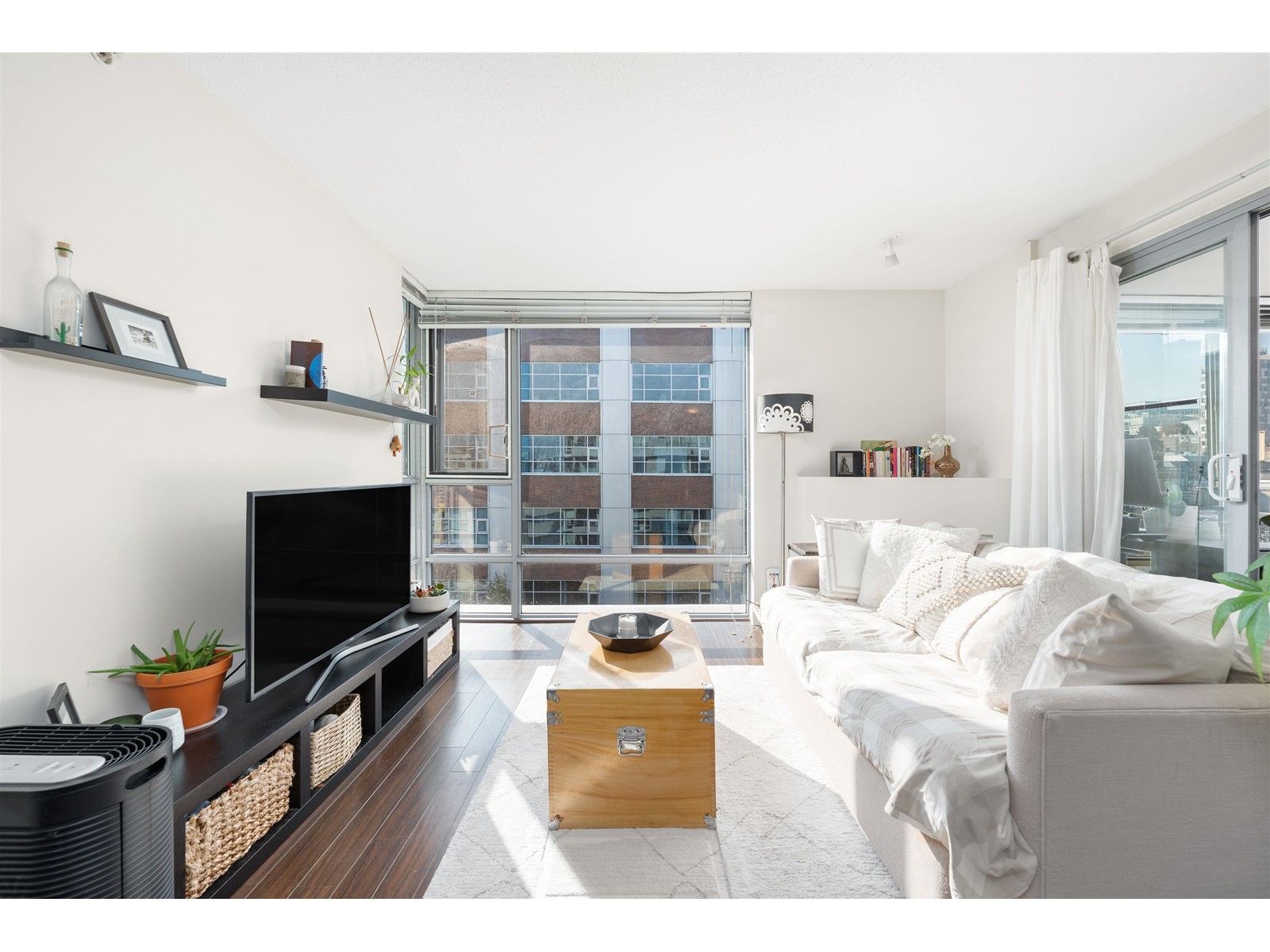 803-587 West 7th Avenue, Vancouver, BC, V5Z 1B4