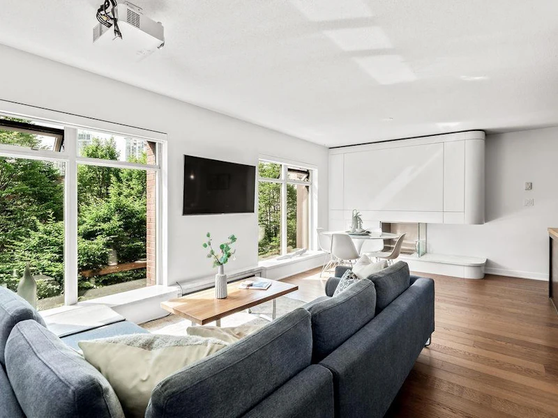 404 - 1055 Homer Street, Vancouver BC V6B 1G3