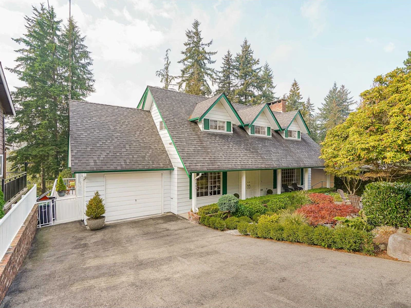 986 Kinsac Street, Coquitlam BC V3J 4V1