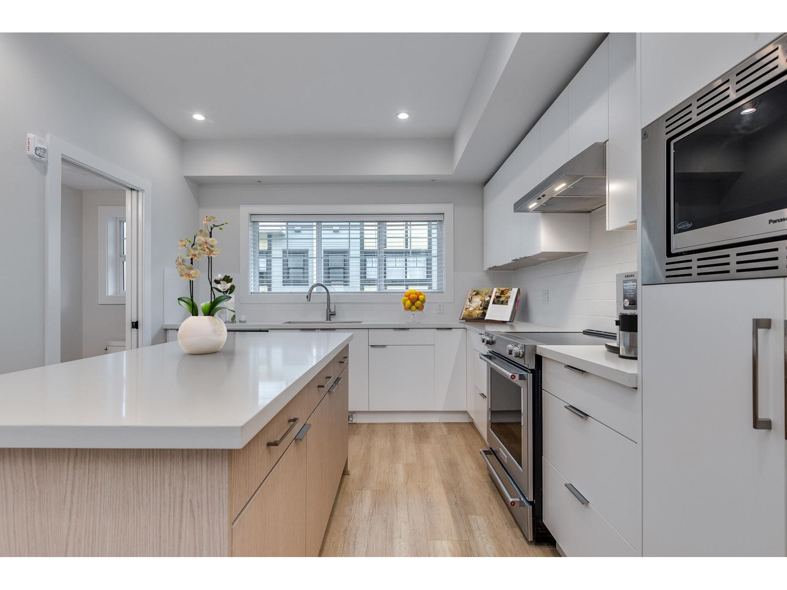 203-80 Elgin Street, Port Moody, BC, V3H 0M6